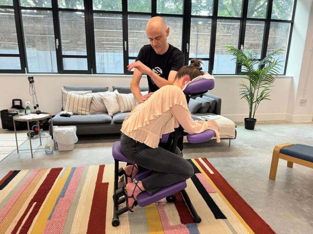 shiatsu seated chair massage vinted employee